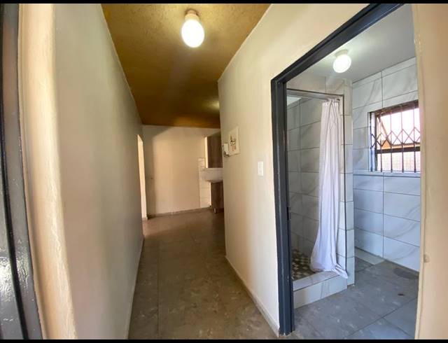 2 BEDROOM PROPERTY TO RENT IN PROTEA GLEN EXT